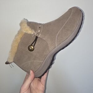 Cozy Women's Tan Boots